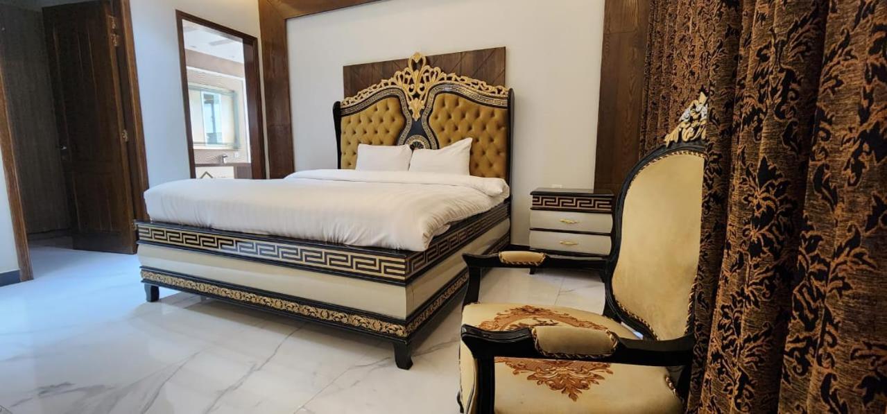 לאהור Palm Tree Hotel מראה חיצוני תמונה